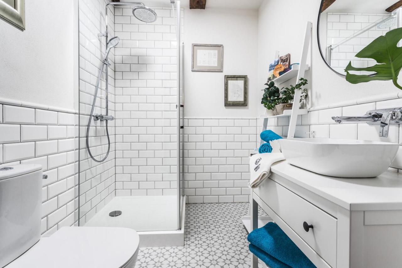 Uroczy Apartament Lazienna 5/4 Torun Ngoại thất bức ảnh
